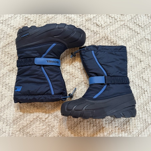 NWOT YOUTH SOREL FLURRY WINTER WATERPROOF SNOW BOOTS, SIZE 6 (W 7.5) - Picture 3 of 7
